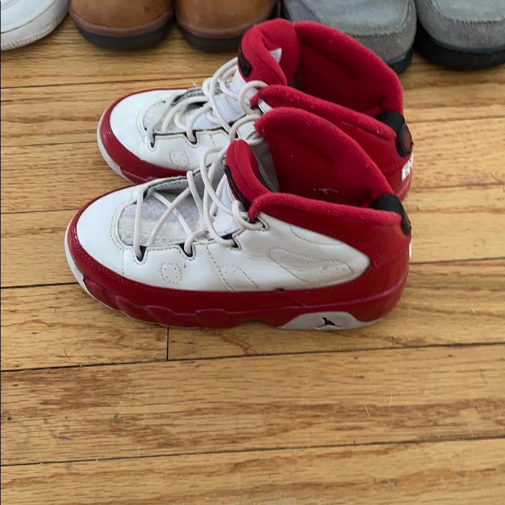 Jordan 9 - Picture 4 of 4